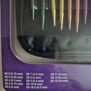 Interchangeable circular knitting needle set